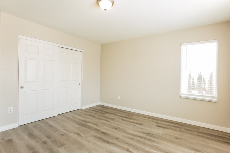2,350/Mo, 5637 Ingleside St North Las Vegas, NV 89081 Bedroom View 4