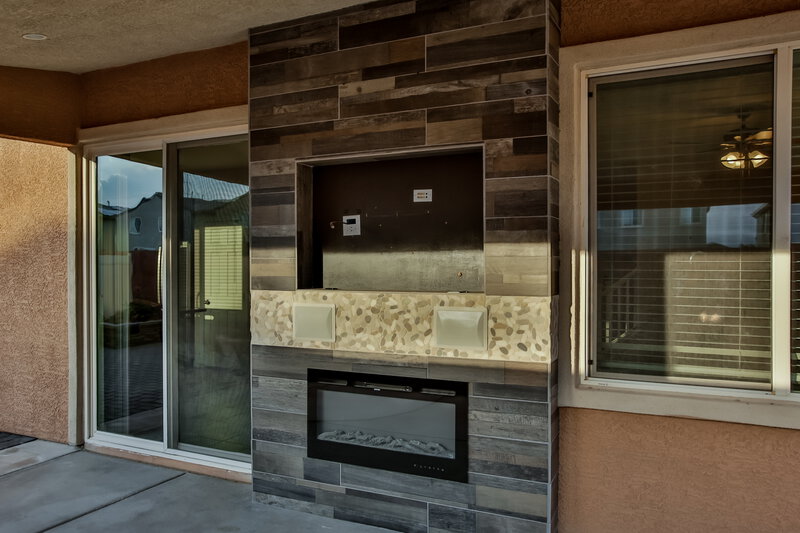 2,350/Mo, 5637 Ingleside St North Las Vegas, NV 89081 Covered Patio View