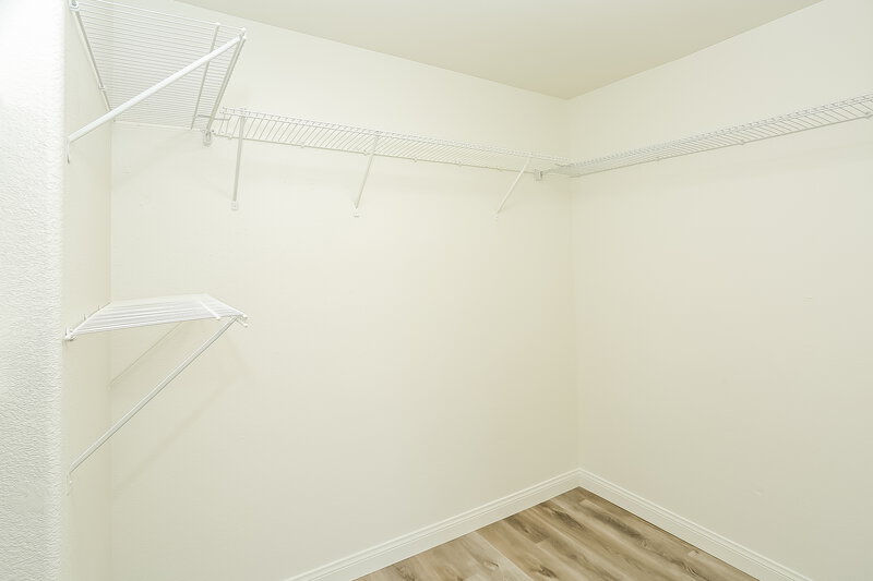 2,090/Mo, 3021 Bayliner Ave North Las Vegas, NV 89031 Walk In Closet View
