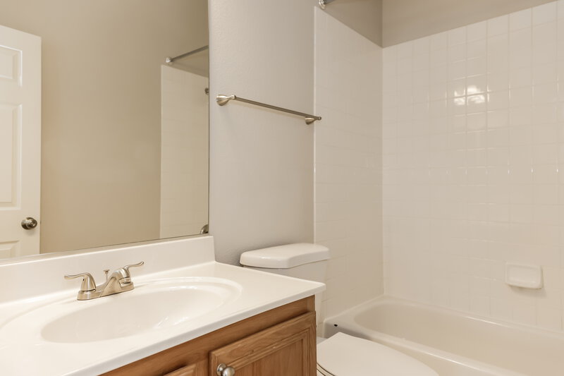 2,025/Mo, 10259 Cherry Brook St Las Vegas, NV 89183 Bathroom View