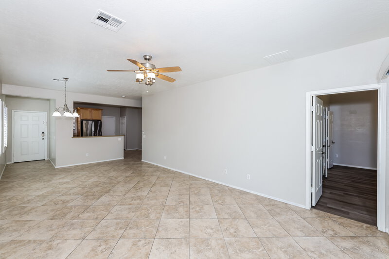 1,890/Mo, 6166 Jutland Ave Las Vegas, NV 89122 Family Room View 4