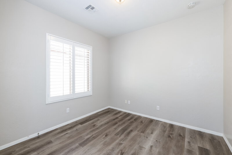 1,890/Mo, 6166 Jutland Ave Las Vegas, NV 89122 Bedroom View
