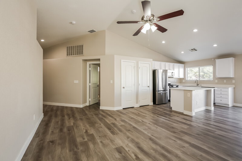 1,790/Mo, 524 W Claxton Ave North Las Vegas, NV 89084 Living Room View 2