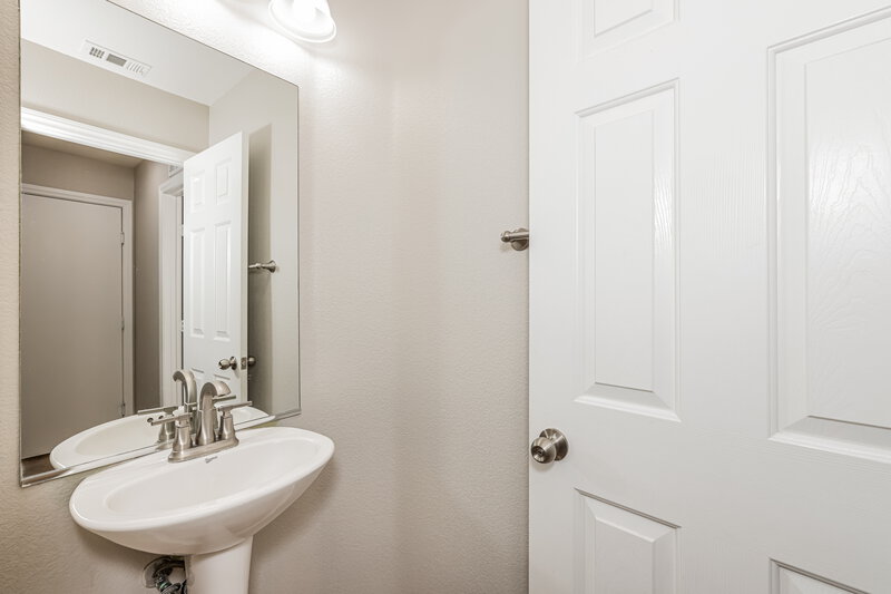 2,015/Mo, 6711 Scarlet Star Ave Las Vegas, NV 89130 Bathroom View 2