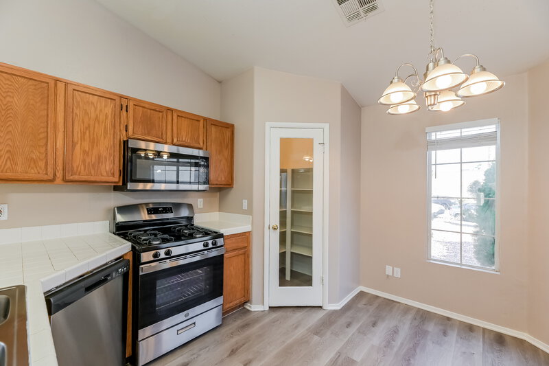 1,850/Mo, 3829 Fall Oaks Ct North Las Vegas, NV 89032 Kitchen View 2