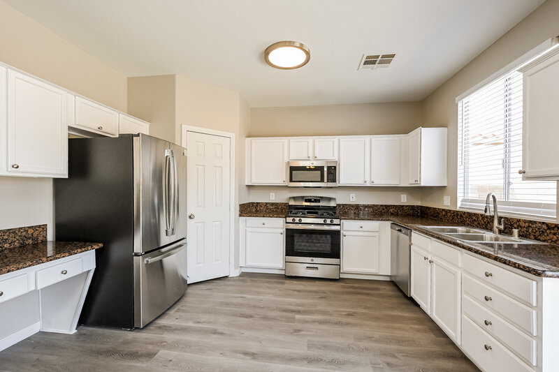 2,380/Mo, 9532 Flying Eagle Lane Las Vegas, NV 89123 Kitchen View