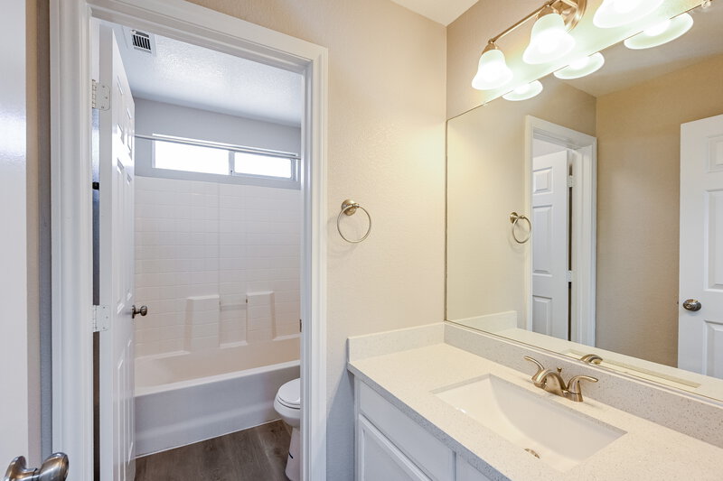 2,380/Mo, 9532 Flying Eagle Lane Las Vegas, NV 89123 Bathroom View