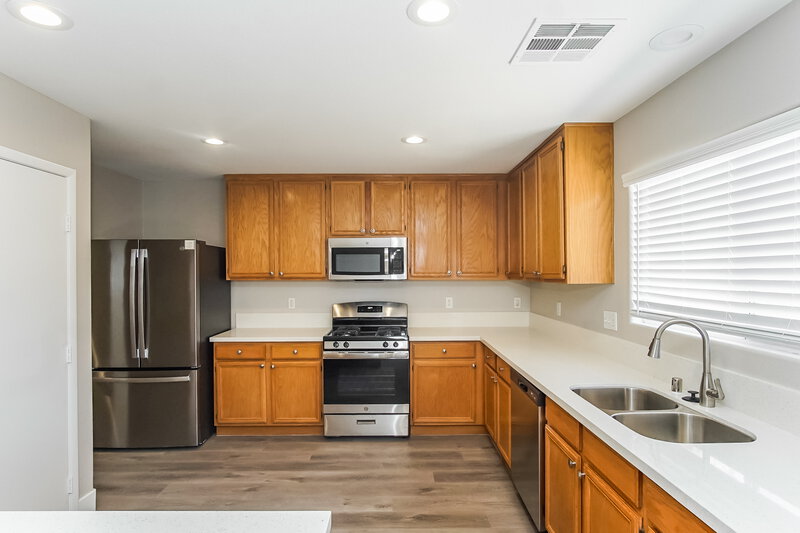 2,070/Mo, 6436 Eldorado Pines Ave Las Vegas, NV 89139 Kitchen View