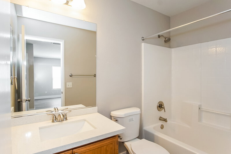 2,070/Mo, 6436 Eldorado Pines Ave Las Vegas, NV 89139 Bathroom View