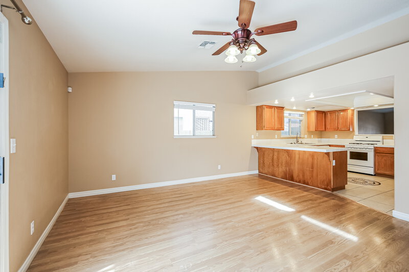 2,145/Mo, 7125 Tropical Island Cir Las Vegas, NV 89129 Dining Room View 2