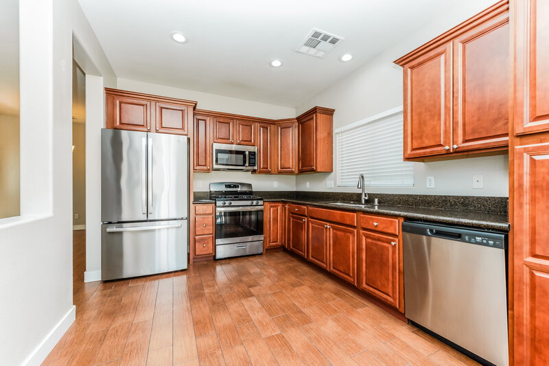 1,870/Mo, 3732 Gallowtree Ave North Las Vegas, NV 89081 Kitchen View 2