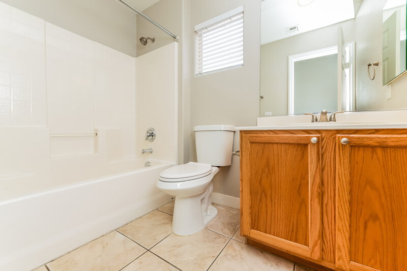 1,870/Mo, 3732 Gallowtree Ave North Las Vegas, NV 89081 Bathroom View