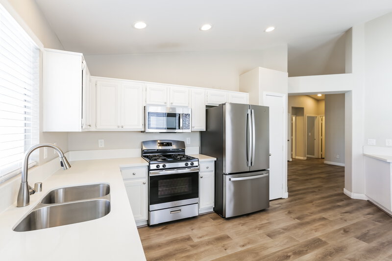 1,940/Mo, 1030 Havenworth Ave Las Vegas, NV 89123 Kitchen View 2