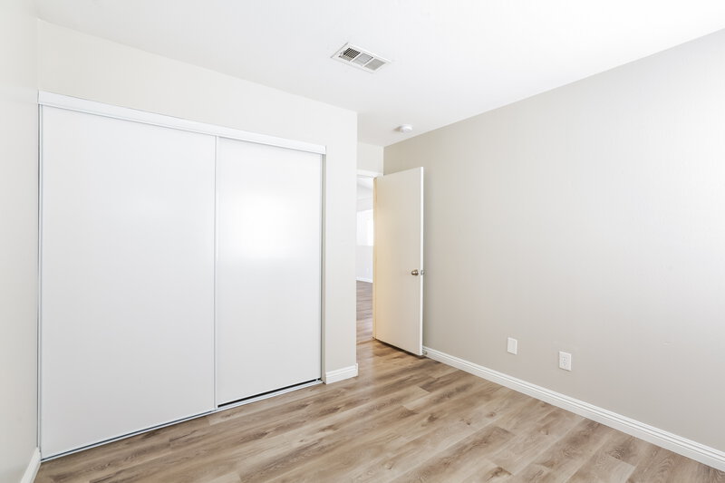 1,940/Mo, 1030 Havenworth Ave Las Vegas, NV 89123 Bedroom View 4