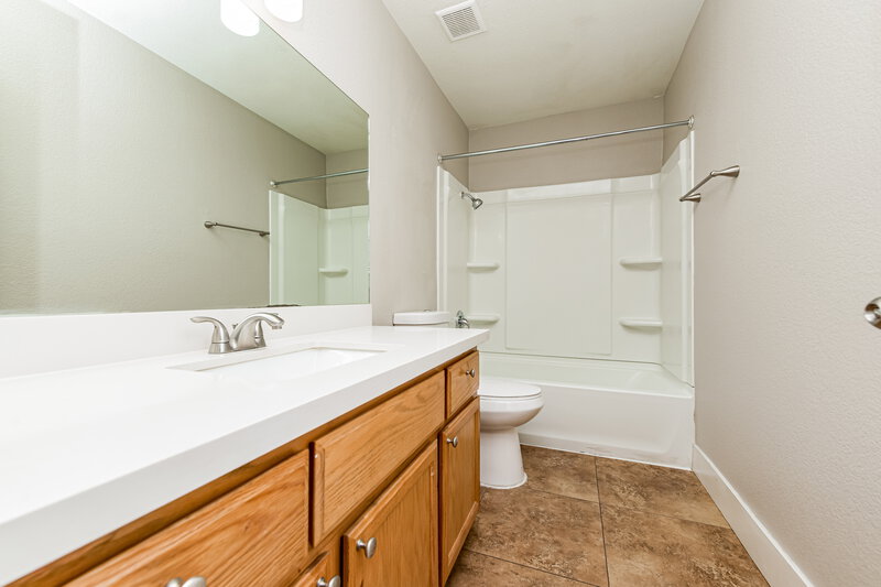 2,155/Mo, 7409 Hickory Hills Dr Las Vegas, NV 89130 Bathroom View