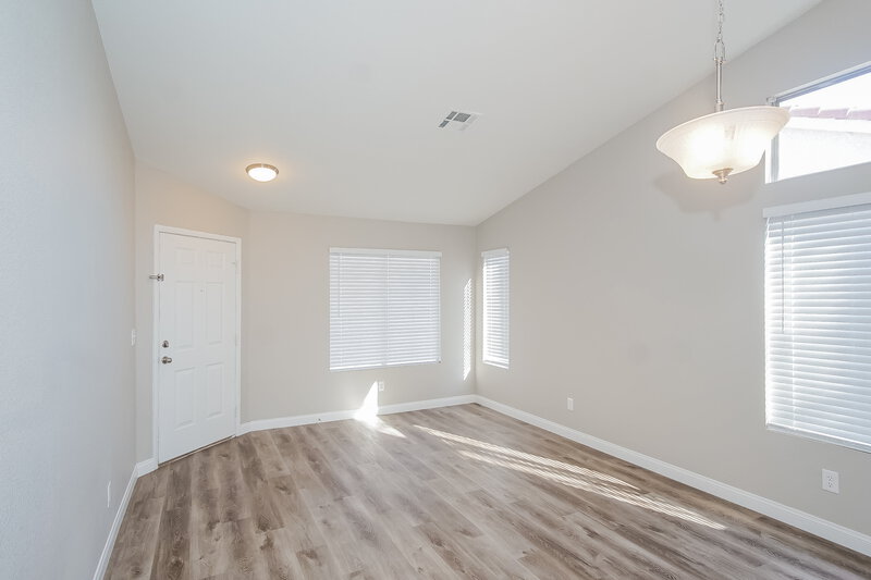 2,105/Mo, 707 Heritage Point Dr Henderson, NV 89002 Dining Room View