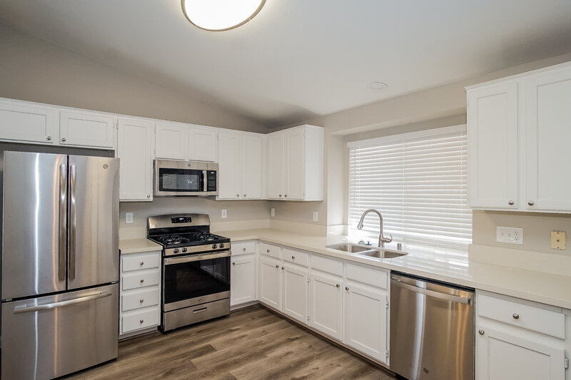 2,105/Mo, 707 Heritage Point Dr Henderson, NV 89002 Kitchen View