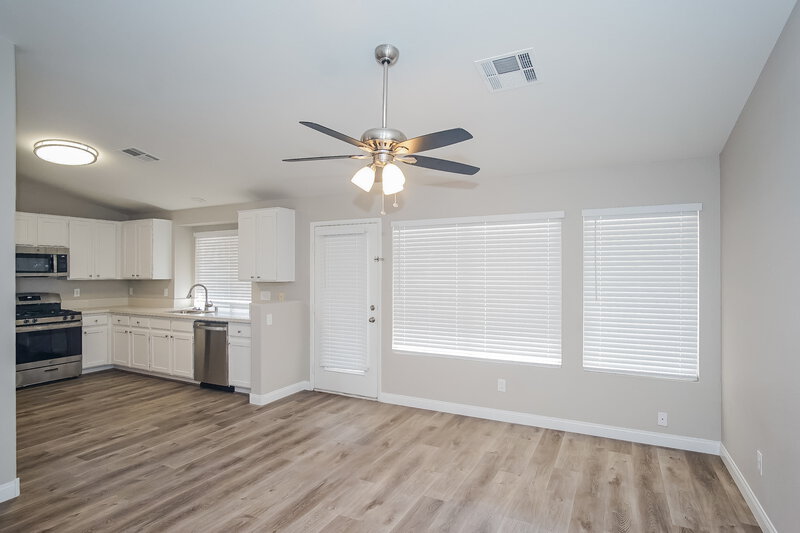 2,105/Mo, 707 Heritage Point Dr Henderson, NV 89002 Family Room View