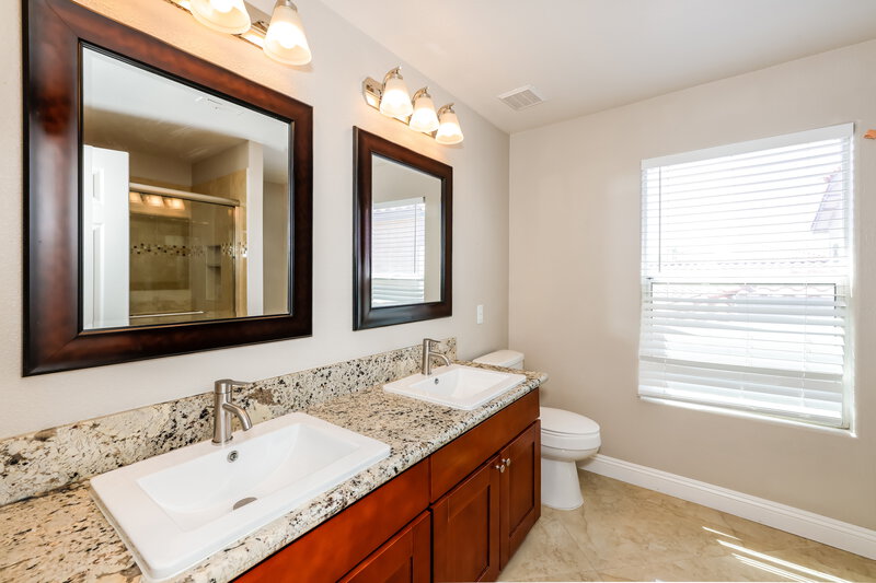 2,200/Mo, 11124 Verismo St Las Vegas, NV 89141 Main Bathroom View