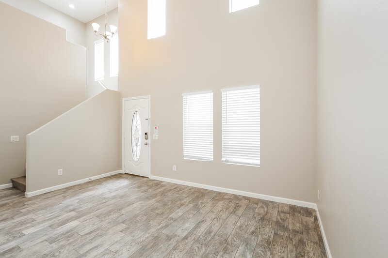 2,090/Mo, 5325 Chino Heights St North Las Vegas, NV 89081 Living Room View 2