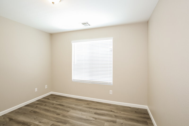 2,090/Mo, 5325 Chino Heights St North Las Vegas, NV 89081 Bedroom View 2