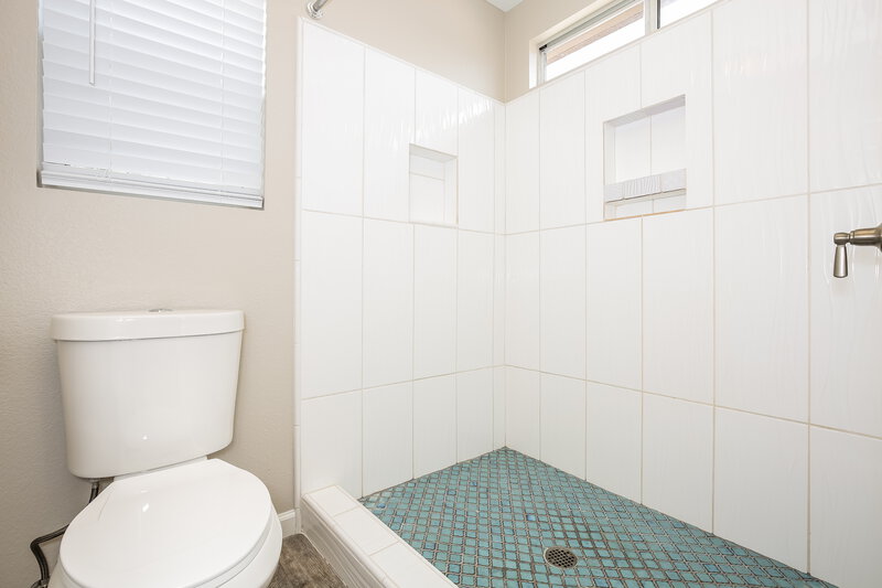 2,090/Mo, 5325 Chino Heights St North Las Vegas, NV 89081 Bathroom View