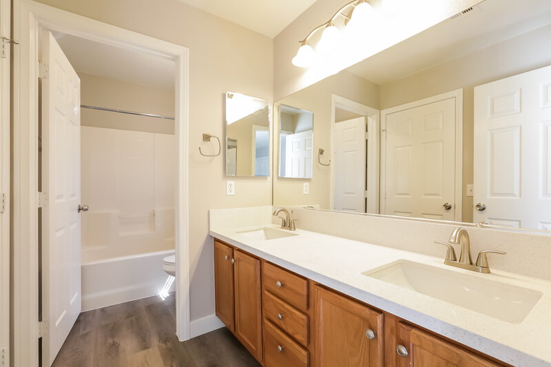 2,145/Mo, 6441 Pronghorn Ridge Ave Las Vegas, NV 89122 Bathroom View
