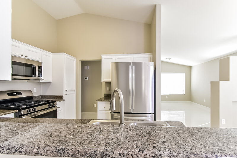1,930/Mo, 4305 Wickford Dr North Las Vegas, NV 89032 Kitchen View 2