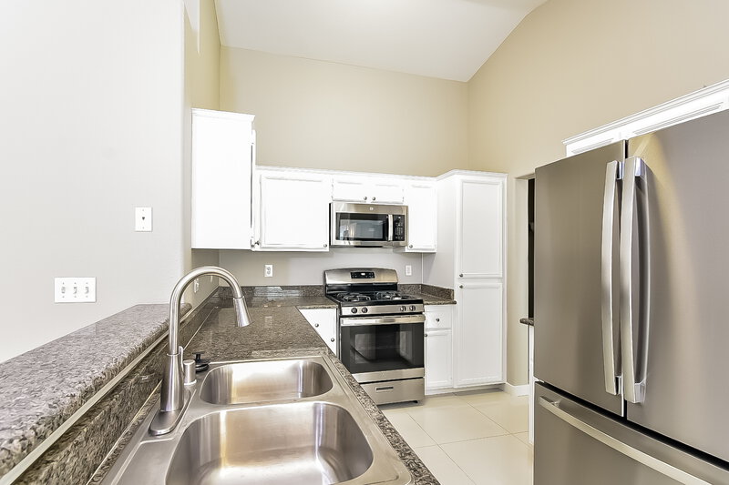 1,930/Mo, 4305 Wickford Dr North Las Vegas, NV 89032 Kitchen View 3