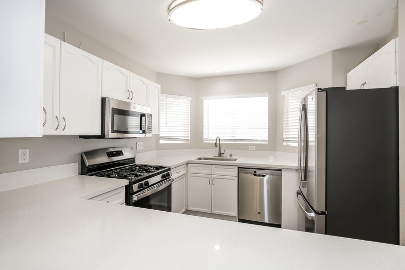 1,815/Mo, 3440 Yorkminster St Las Vegas, NV 89129 Kitchen View