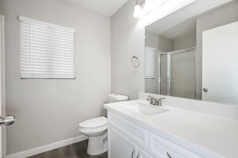 1,815/Mo, 3440 Yorkminster St Las Vegas, NV 89129 Bathroom View
