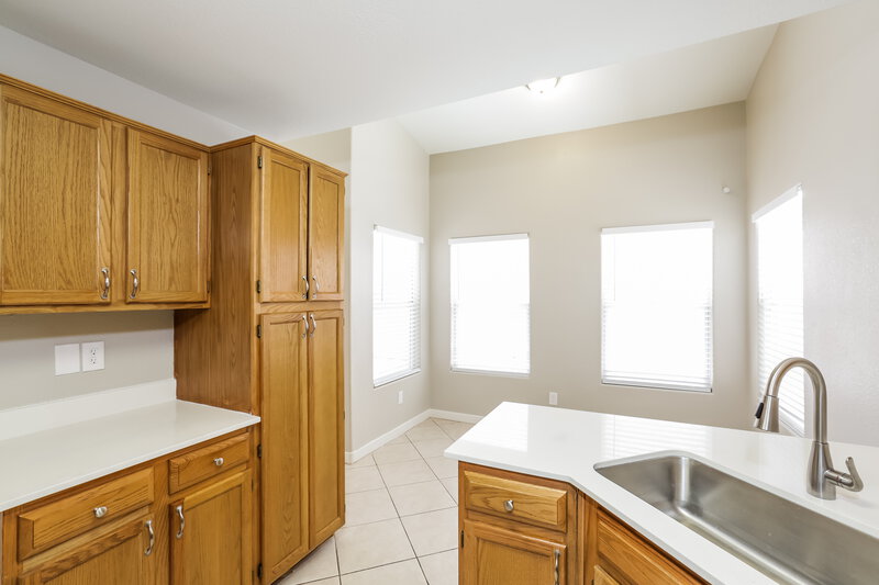 2,085/Mo, 3565 Scottsbluff St Las Vegas, NV 89129 Kitchen View 2