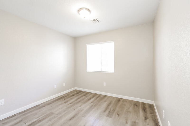 2,085/Mo, 3565 Scottsbluff St Las Vegas, NV 89129 Bedroom View 3