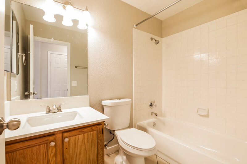 2,085/Mo, 3565 Scottsbluff St Las Vegas, NV 89129 Bathroom View