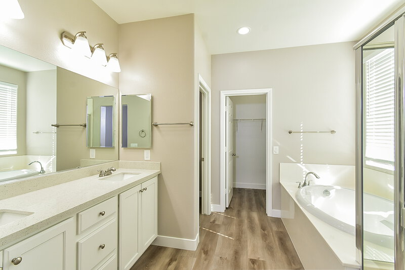 2,130/Mo, 342 Fringe Ruff Dr Las Vegas, NV 89148 Main Bathroom View