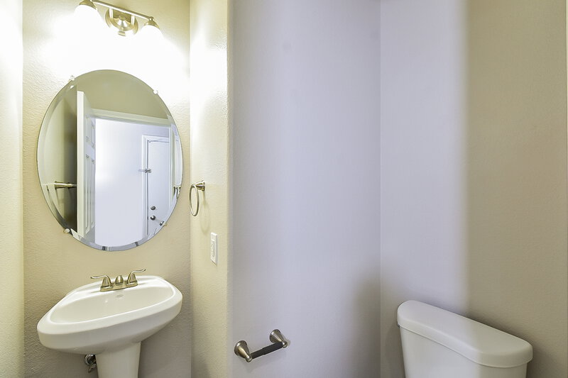 2,130/Mo, 342 Fringe Ruff Dr Las Vegas, NV 89148 Bathroom View 2