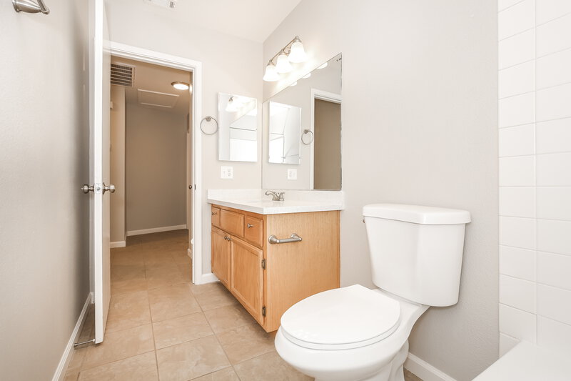 2,010/Mo, 3717 Smoking Gun Ct Las Vegas, NV 89129 Main Bathroom View
