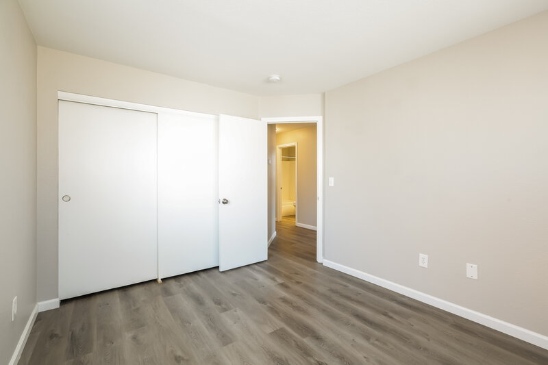 2,060/Mo, 63 Belle Maison Ave Las Vegas, NV 89123 Bedroom View 4