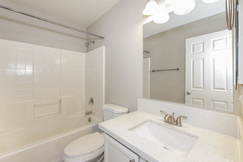 2,110/Mo, 9289 Hainsworth Ave Las Vegas, NV 89148 Bathroom View