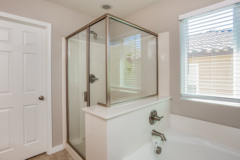 2,165/Mo, 3963 N Zodiacal Light St Las Vegas, NV 89129 Main Bathroom View