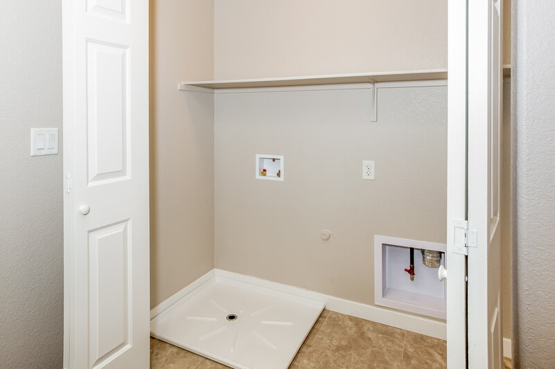 2,165/Mo, 3963 N Zodiacal Light St Las Vegas, NV 89129 Laundry Room View