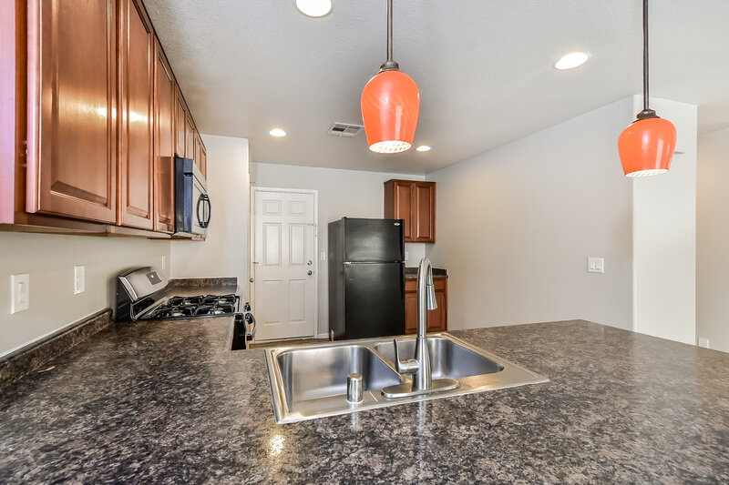 2,710/Mo, 7921 Point Oaks Ct Las Vegas, NV 89149 Kitchen View