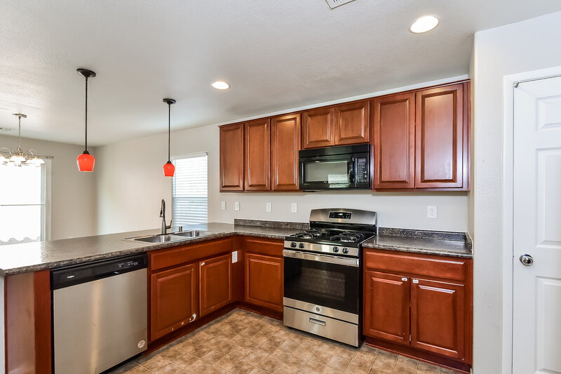 2,710/Mo, 7921 Point Oaks Ct Las Vegas, NV 89149 Kitchen View 2