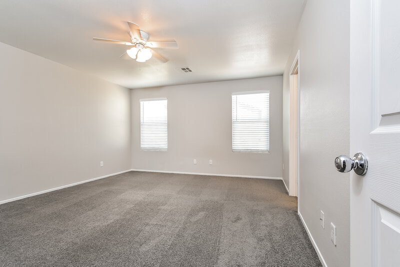 2,710/Mo, 7921 Point Oaks Ct Las Vegas, NV 89149 Main Bedroom View