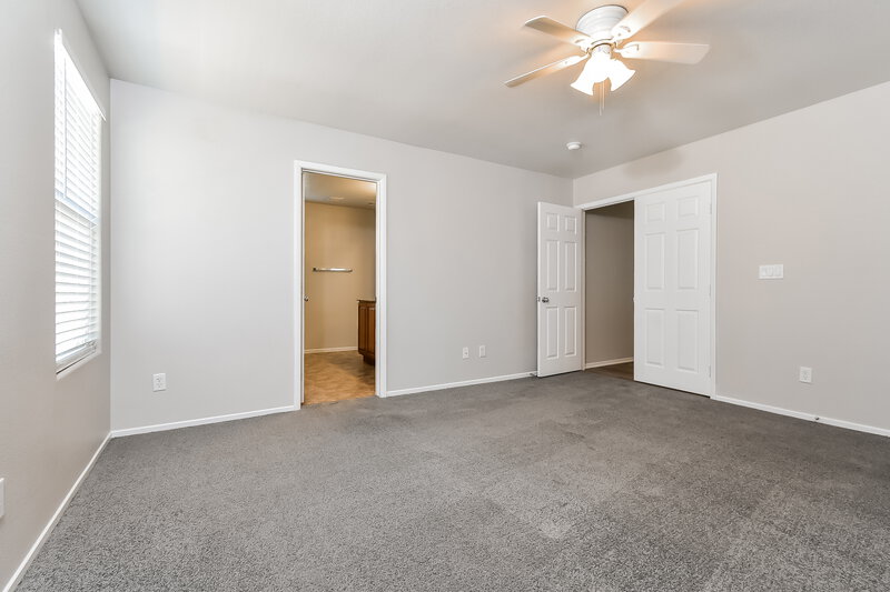 2,710/Mo, 7921 Point Oaks Ct Las Vegas, NV 89149 Main Bedroom View 2