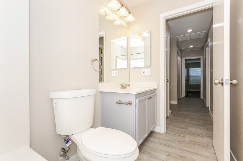 1,980/Mo, 6523 Copper Smith Ct North Las Vegas, NV 89084 Bathroom View 2