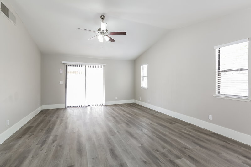 2,080/Mo, 5921 Tippin Dr Las Vegas, NV 89130 Living Room View