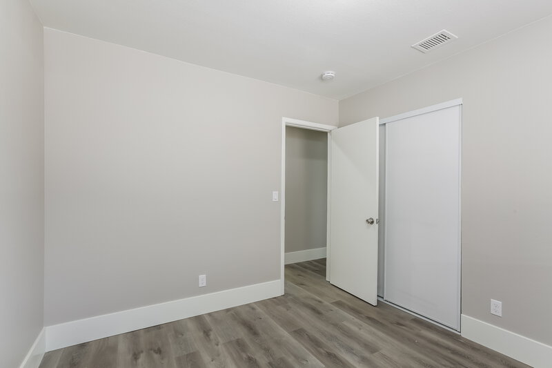 2,080/Mo, 5921 Tippin Dr Las Vegas, NV 89130 Bedroom View 4