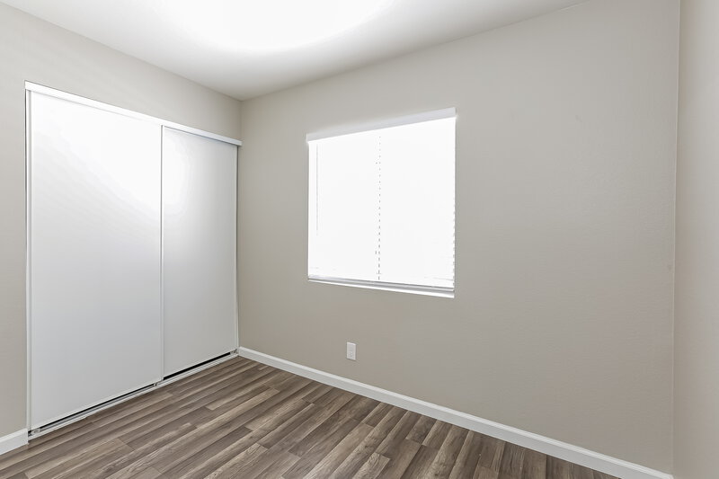 2,090/Mo, 5114 Del Shannon St North Las Vegas, NV 89031 Bedroom View 2