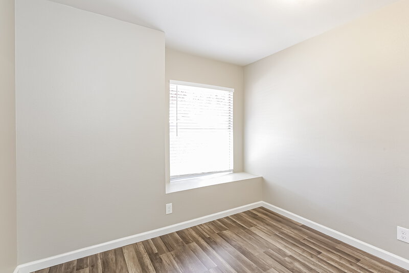 2,090/Mo, 5114 Del Shannon St North Las Vegas, NV 89031 Bedroom View 3